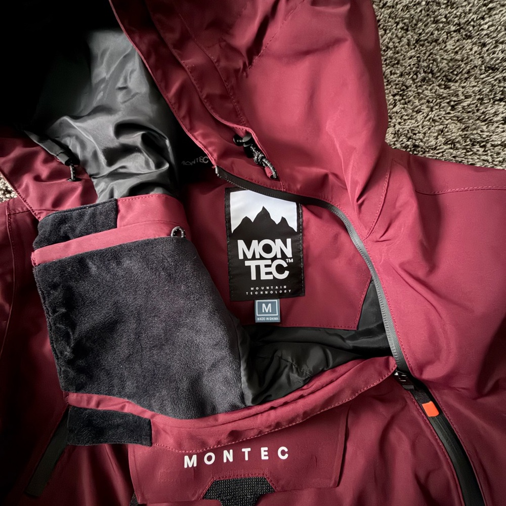 Montec Doom Woman’s Burgundy and Black Ski Jacket Size Medium - Picture 3 of 8